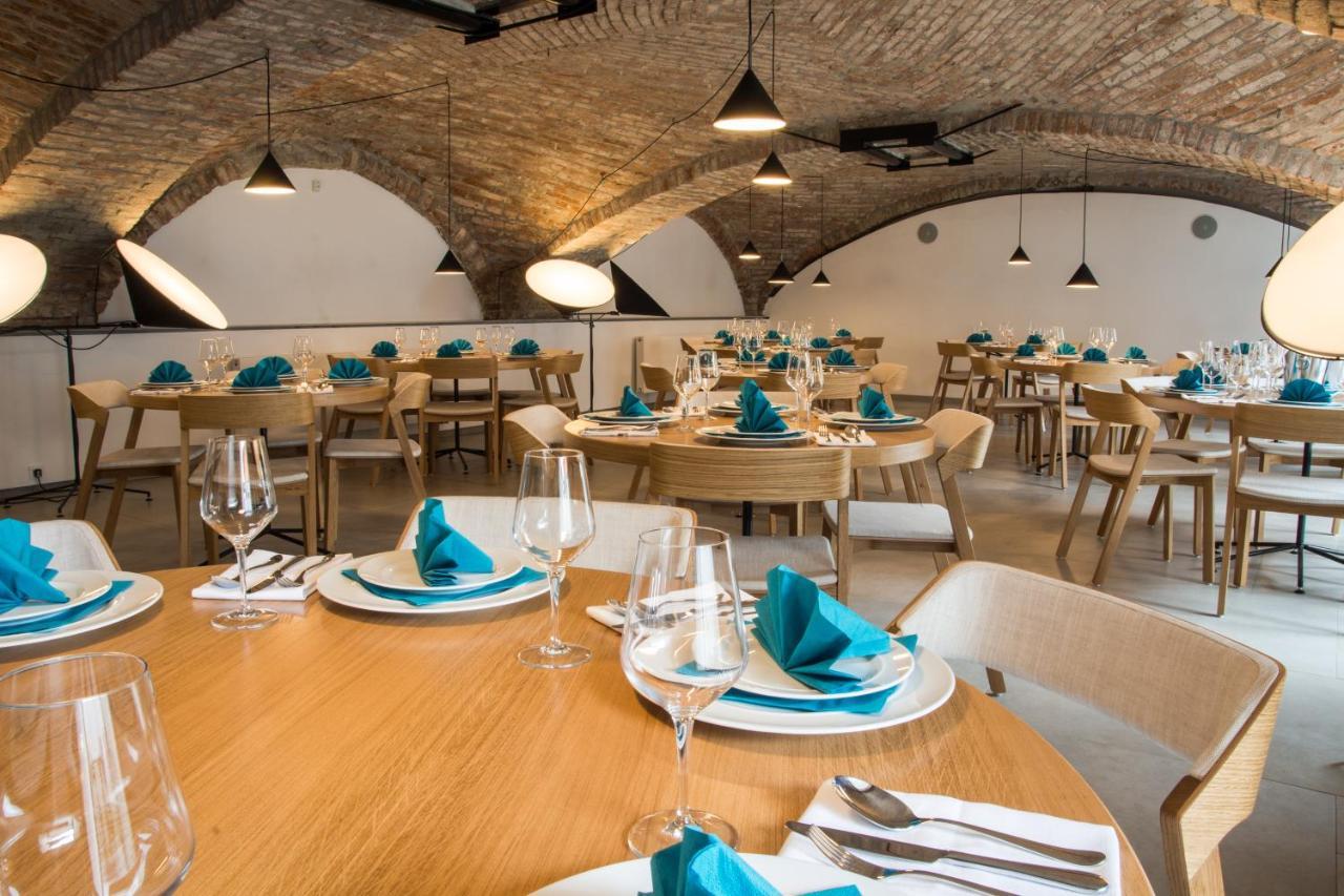 Hotel Restaurant Na Navsi Ricany  Ngoại thất bức ảnh