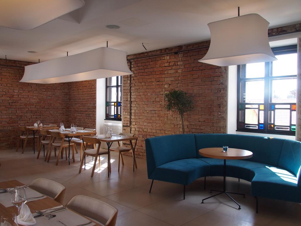 Hotel Restaurant Na Navsi Ricany  Ngoại thất bức ảnh